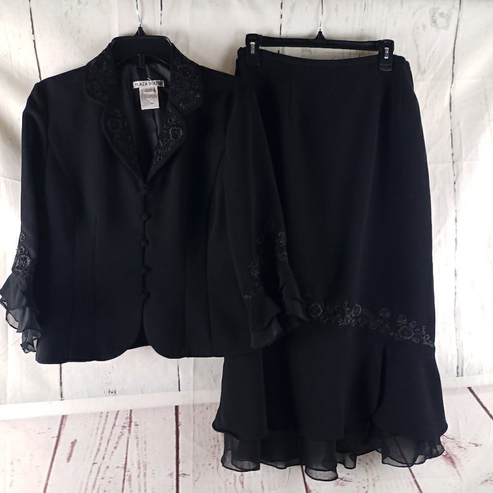 Plaza South Size 8 Black Ruffle Embroidered Lined 2pc Skirt Suit